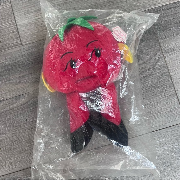 New 90s Collectible Heinz Red Female Tomato Plush Promo Toy - Picture 1 of 4